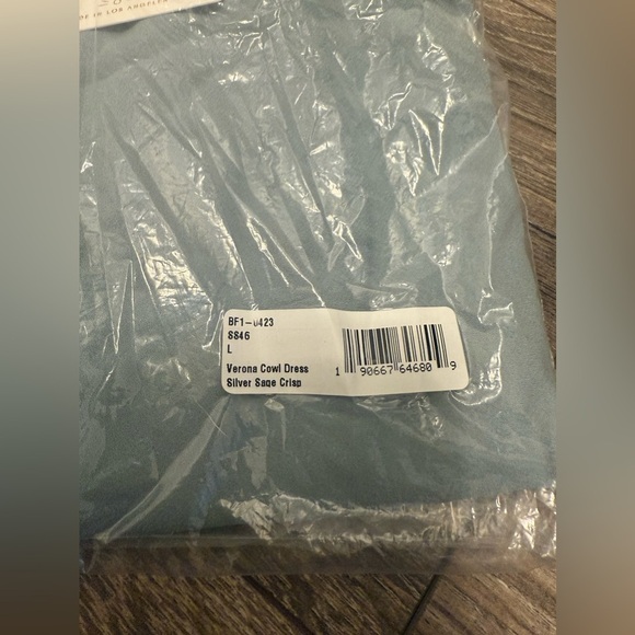 Show Me Your Mumu Women's Verona Cowl Dress Silver Sage Crisp Satin Size L - Picture 2 of 4